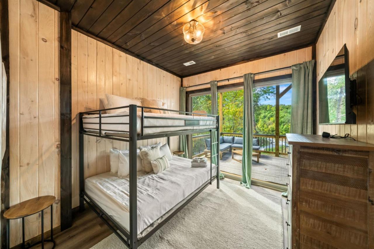 Cozy Cove Retreat W Lake View Hot Tub Firepit Дэндридж Экстерьер фото