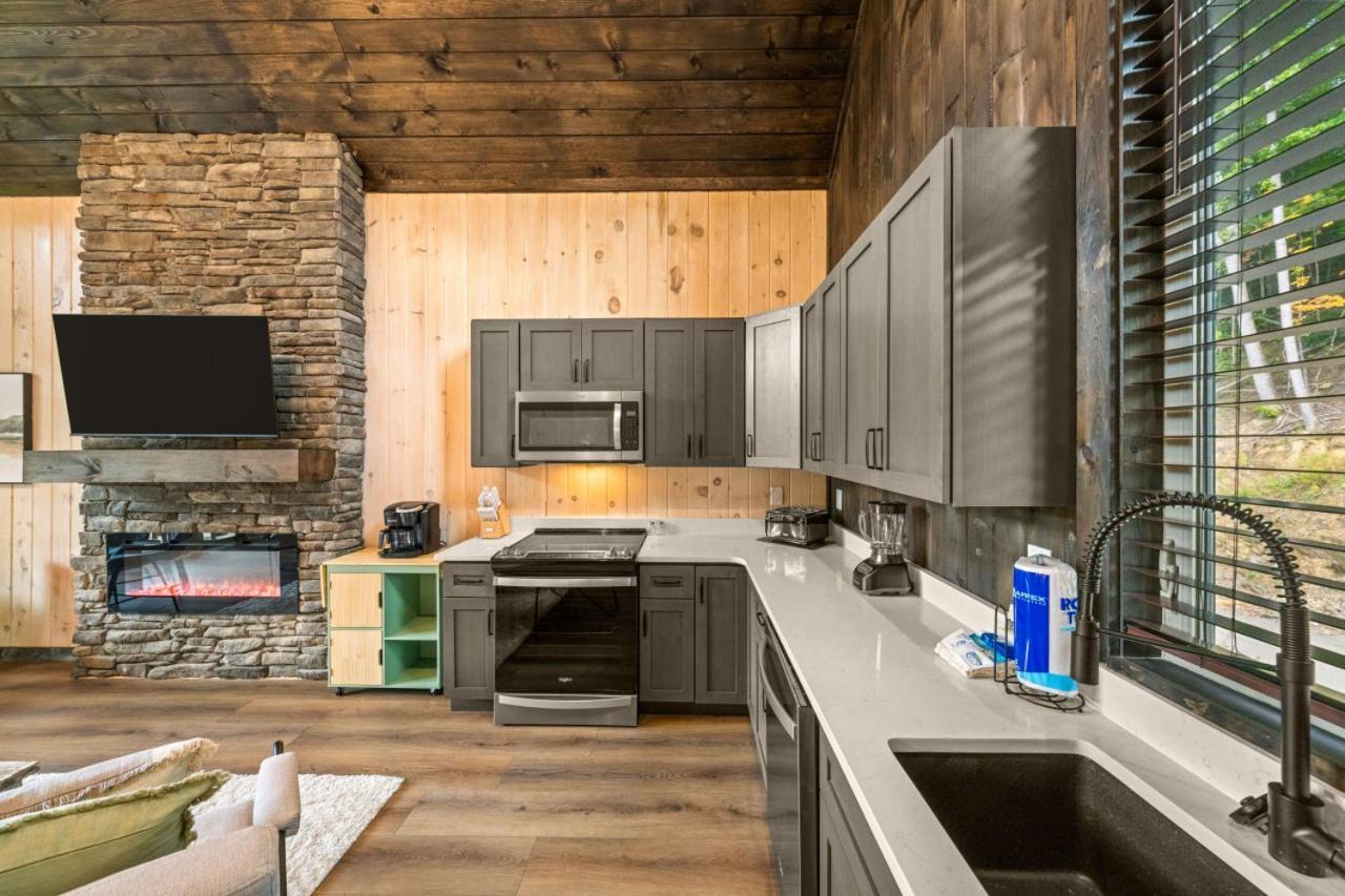 Cozy Cove Retreat W Lake View Hot Tub Firepit Дэндридж Экстерьер фото