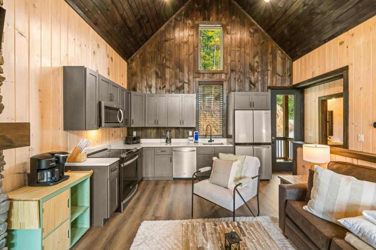 Cozy Cove Retreat W Lake View Hot Tub Firepit Дэндридж Экстерьер фото