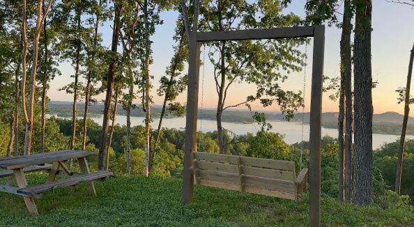 Cozy Cove Retreat W Lake View Hot Tub Firepit Дэндридж Экстерьер фото